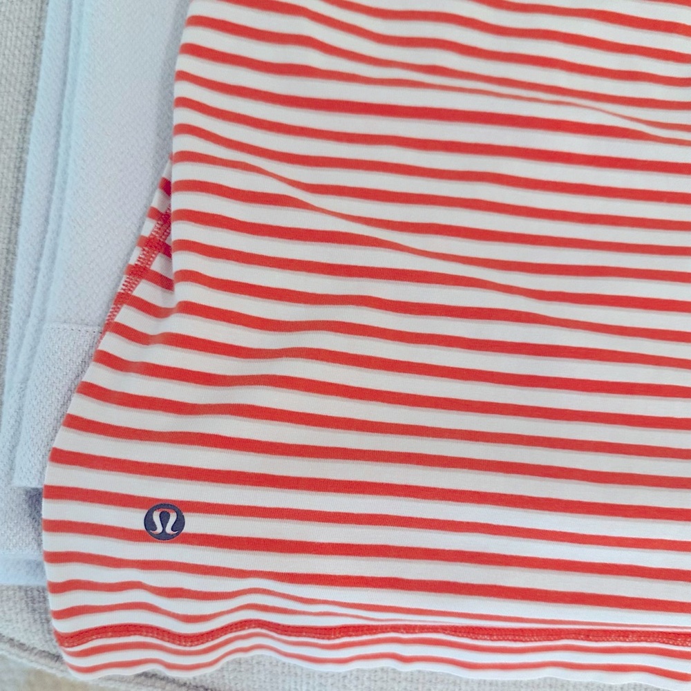 Men’s lululemon short sleeve tee